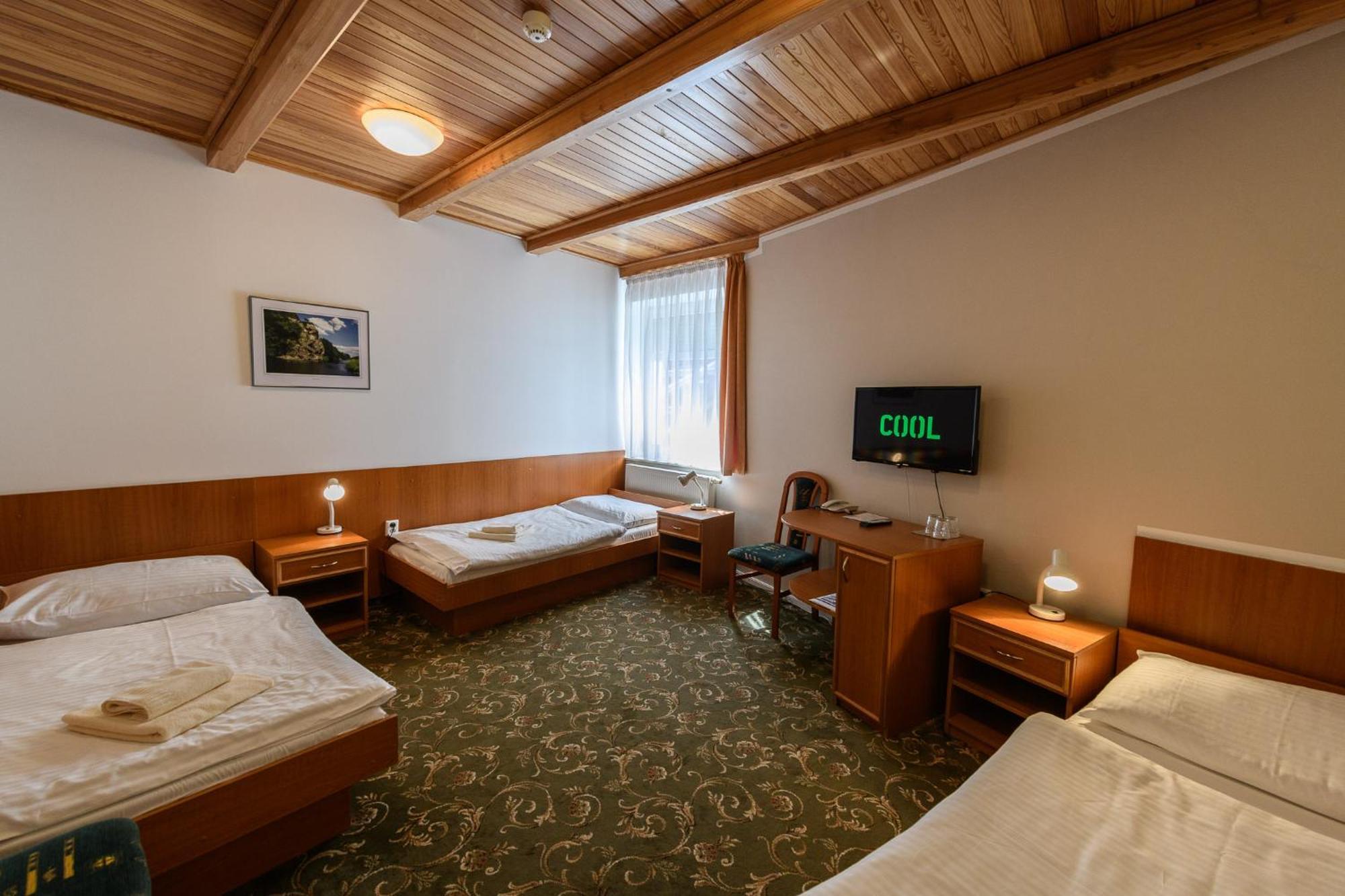 Sport-V-Hotel Hrotovice Eksteriør bilde