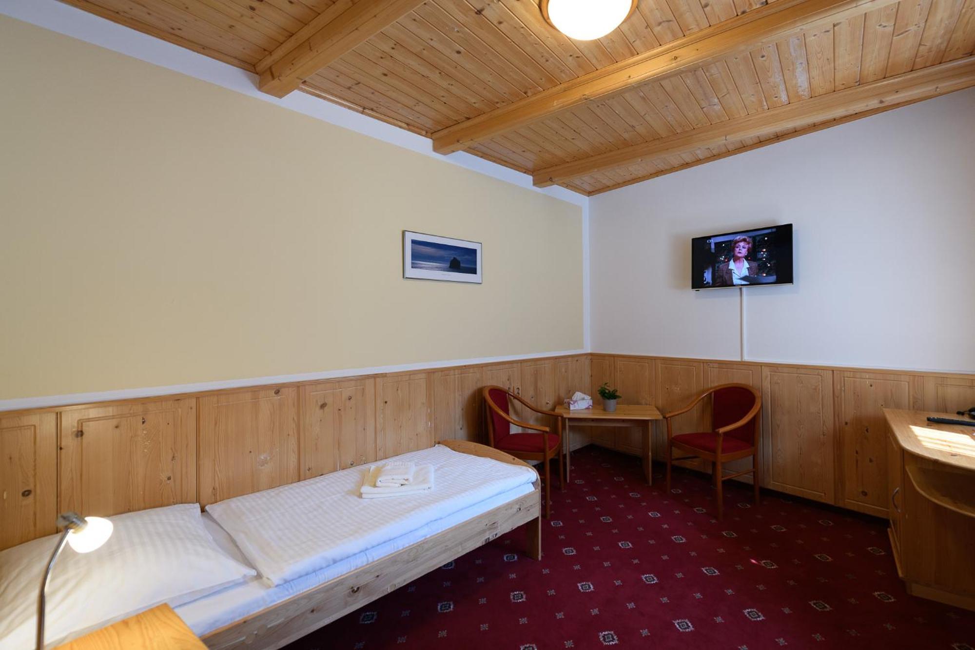 Sport-V-Hotel Hrotovice Eksteriør bilde