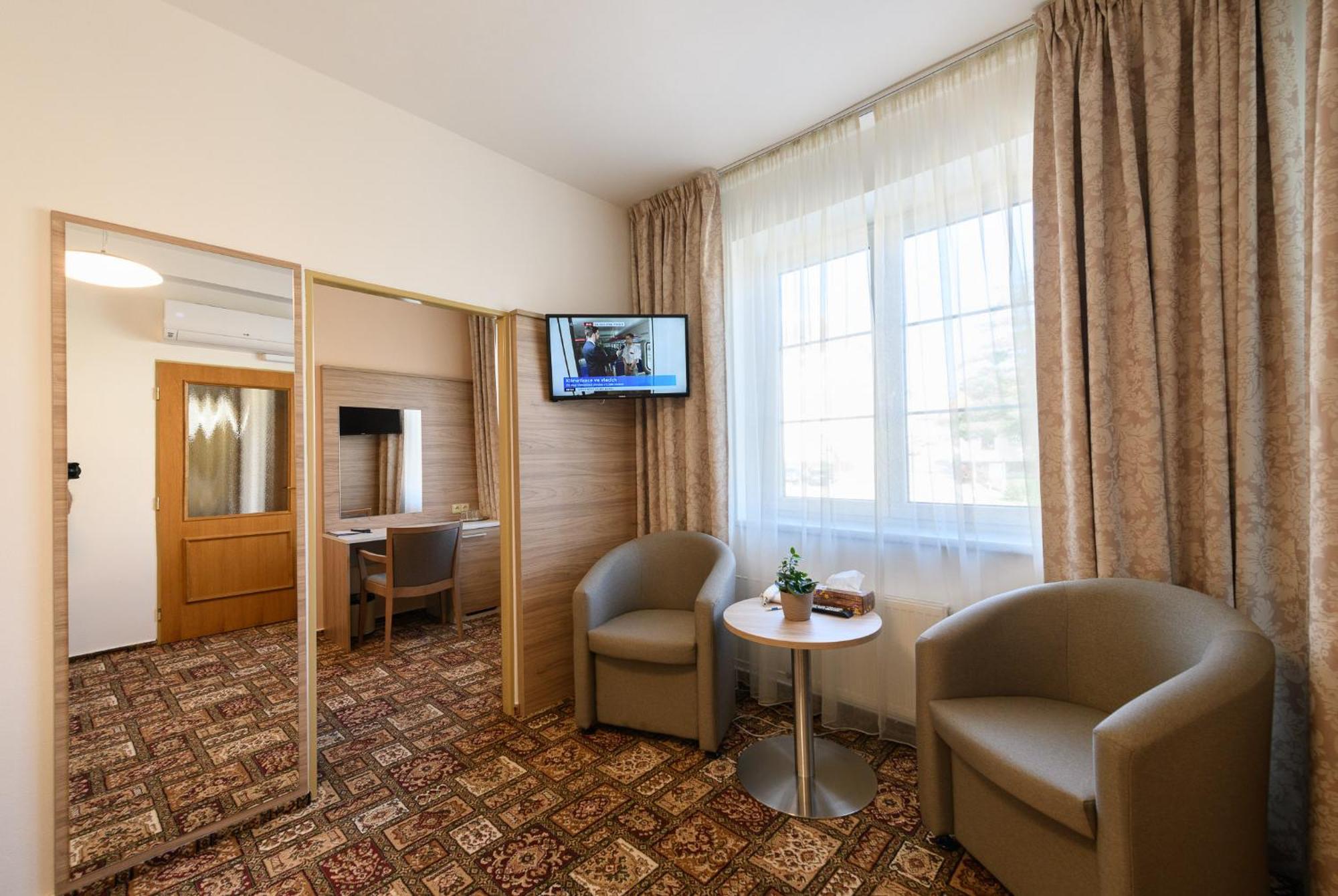 Sport-V-Hotel Hrotovice Eksteriør bilde