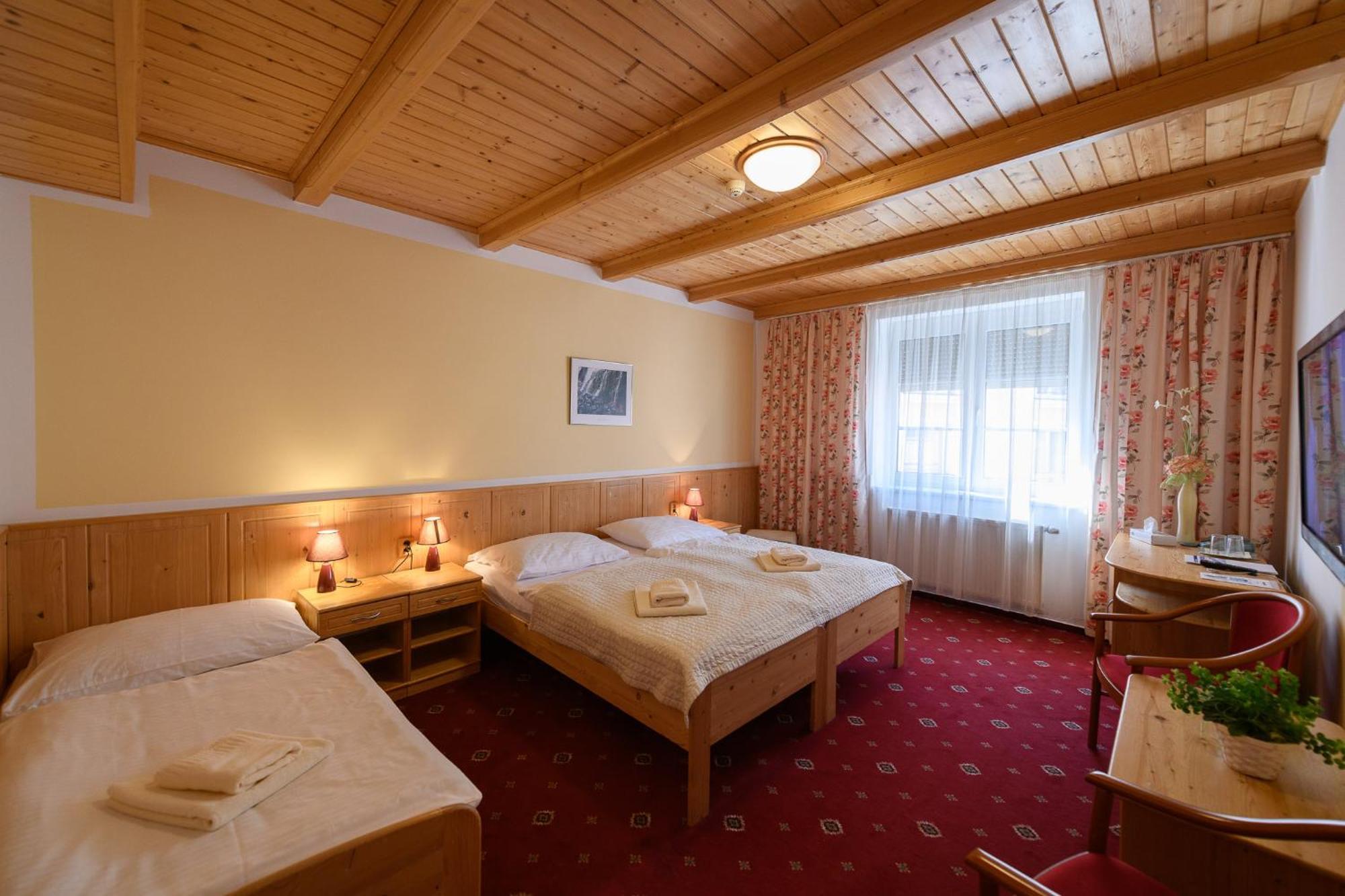 Sport-V-Hotel Hrotovice Eksteriør bilde